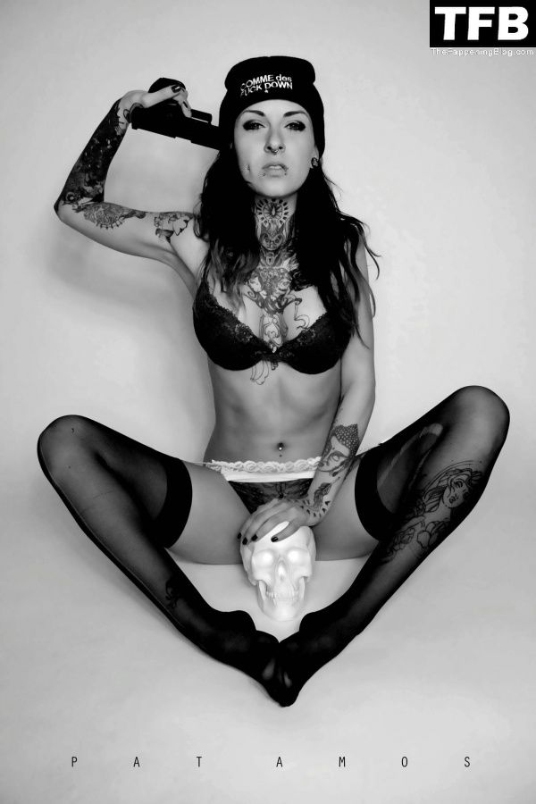Sina Minou Nude &amp; Sexy Collection (44 Photos)