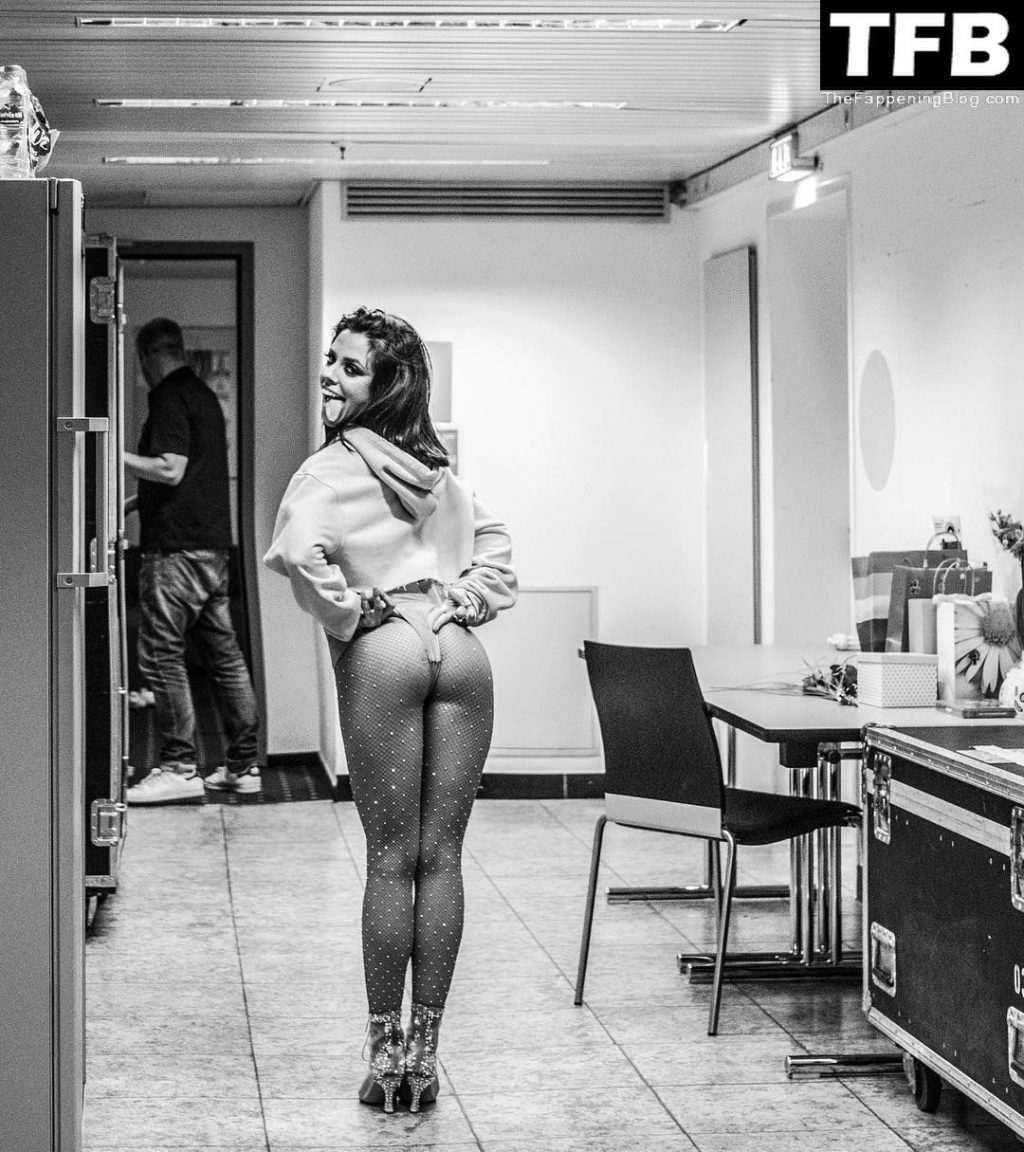 Vanessa Mai Sexy &amp; Topless Collection (124 Photos)