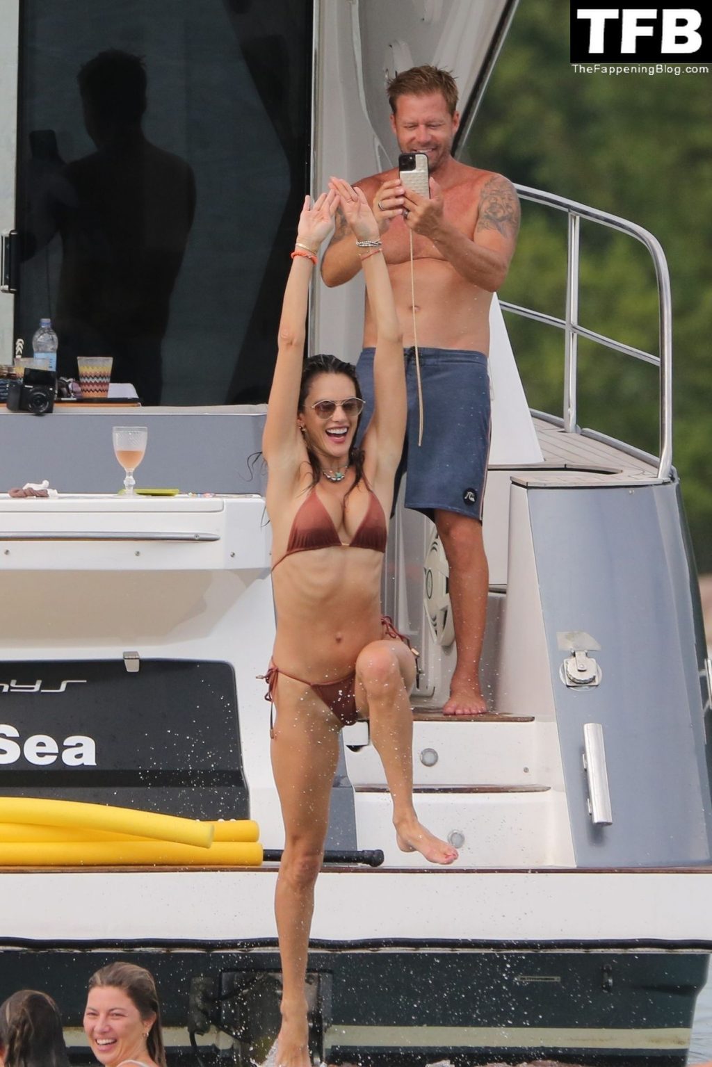 Alessandra Ambrosio Showcases Her Model Figure While Dancing With Friends on Board a Yacht (121 Photos)