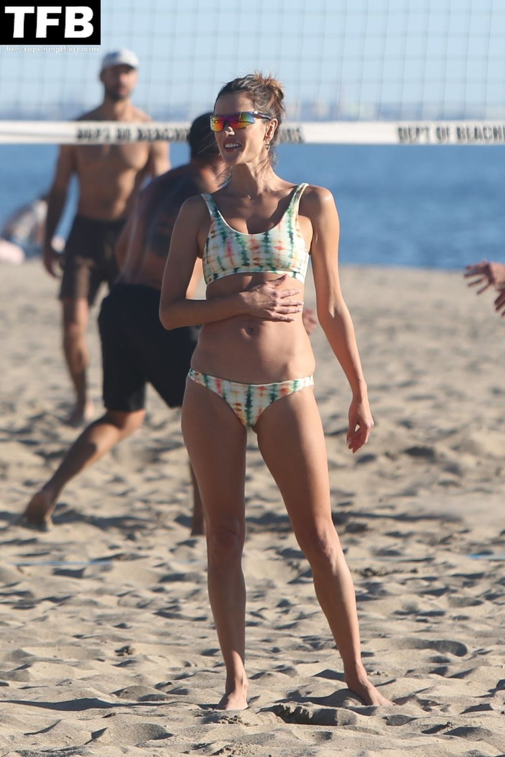 Alessandra Ambrosio Plays Volleyball with Her Boyfriend Richard Lee and Friends (131 Photos)