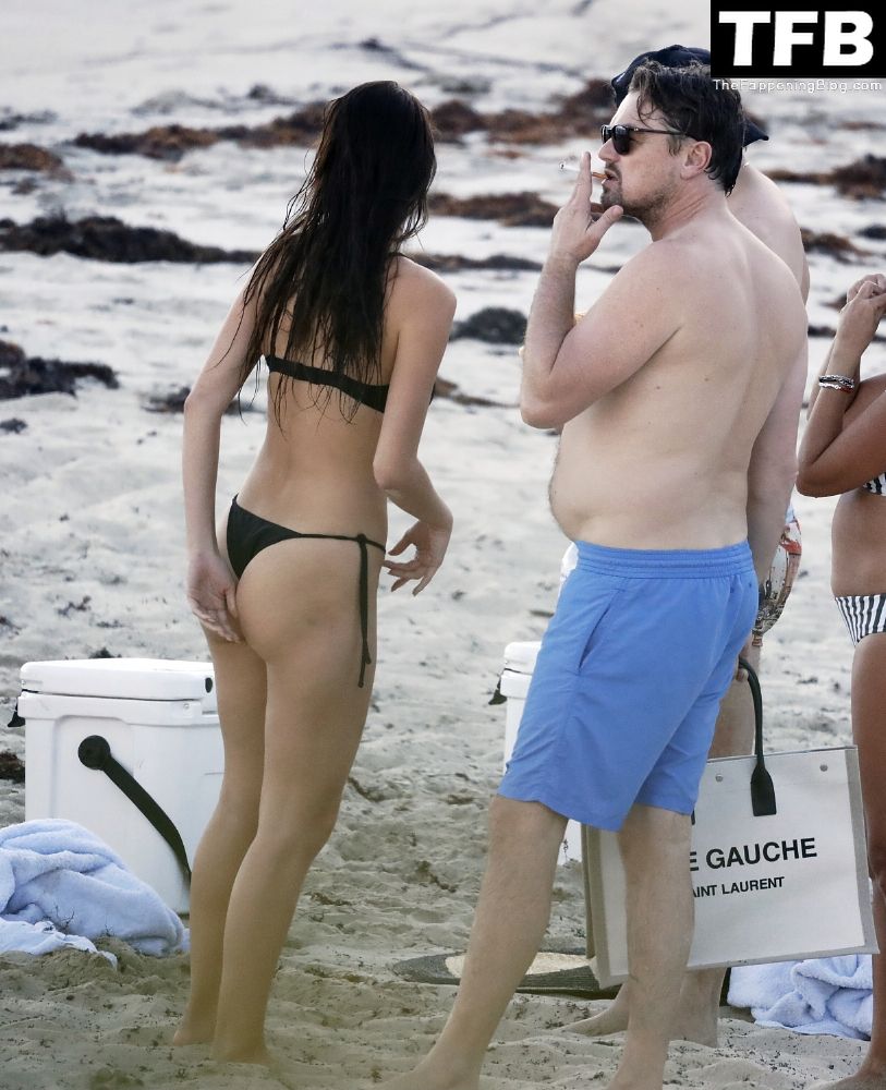 Leo DiCaprio Enjoys a Beach Lunch with Camila Morrone During Their St Bart’s Vacation (107 Photos)