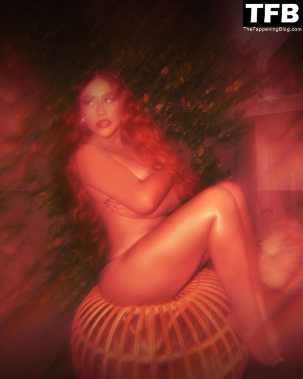 Christina Aguilera Poses Topless 5 Photos Thefappening 1431