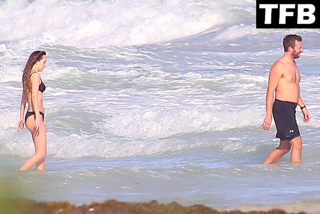 Dakota Johnson &amp; Chris Martin Display Their Beach-Ready Bodies While Holidaying in Mexico (22 Photos)