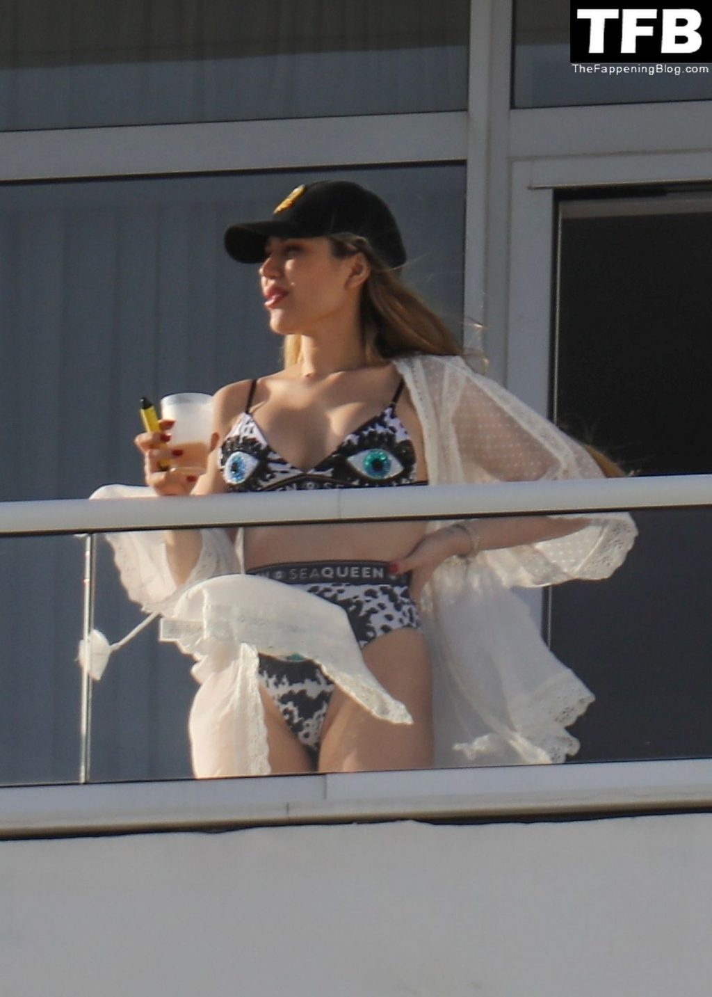 Fernanda Gomez Takes in the Sites From Her Miami Beach Balcony (7 Photos)