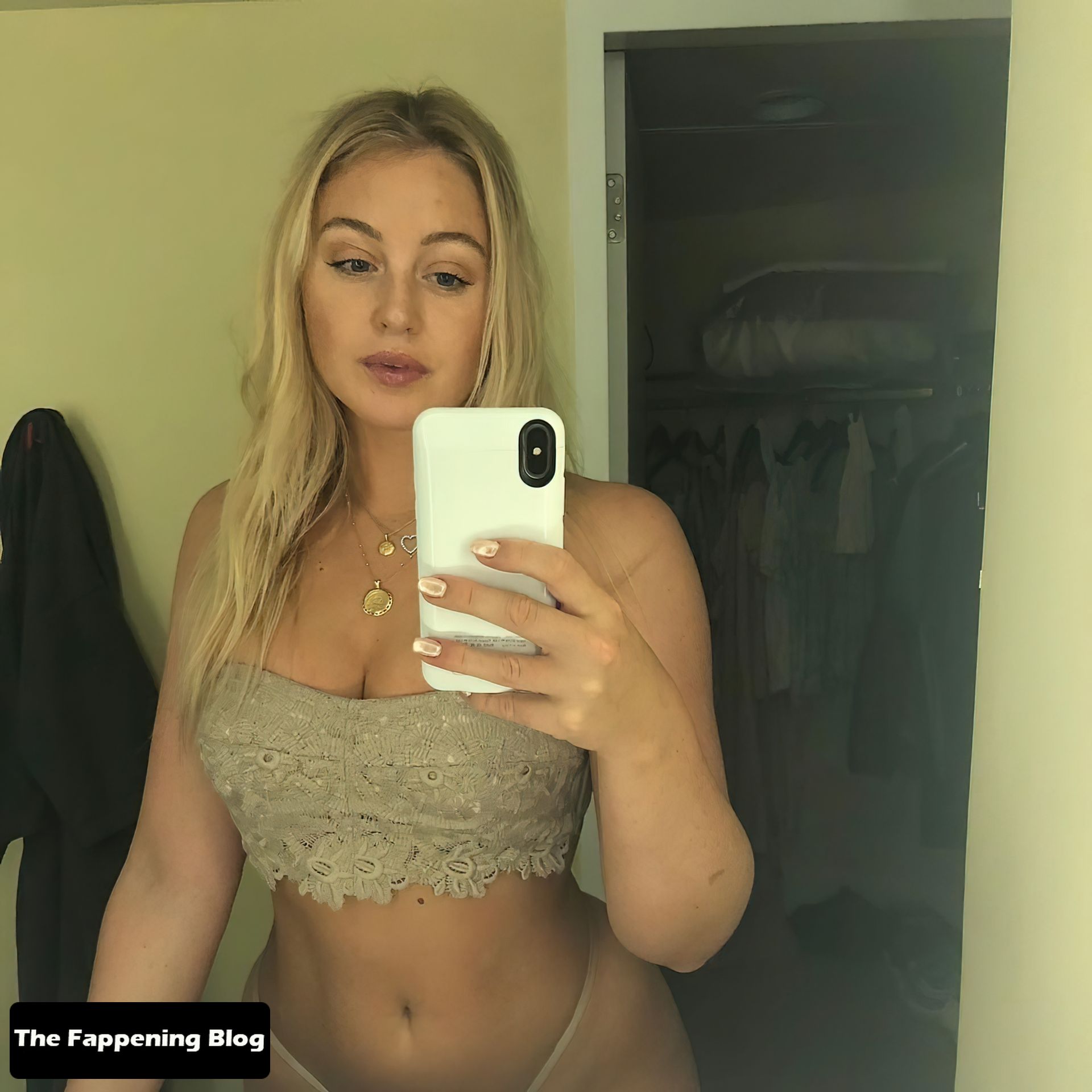 Iskra-Lawrence-Sexy-Collection-39-1-thefappeningblog.com_.jpg