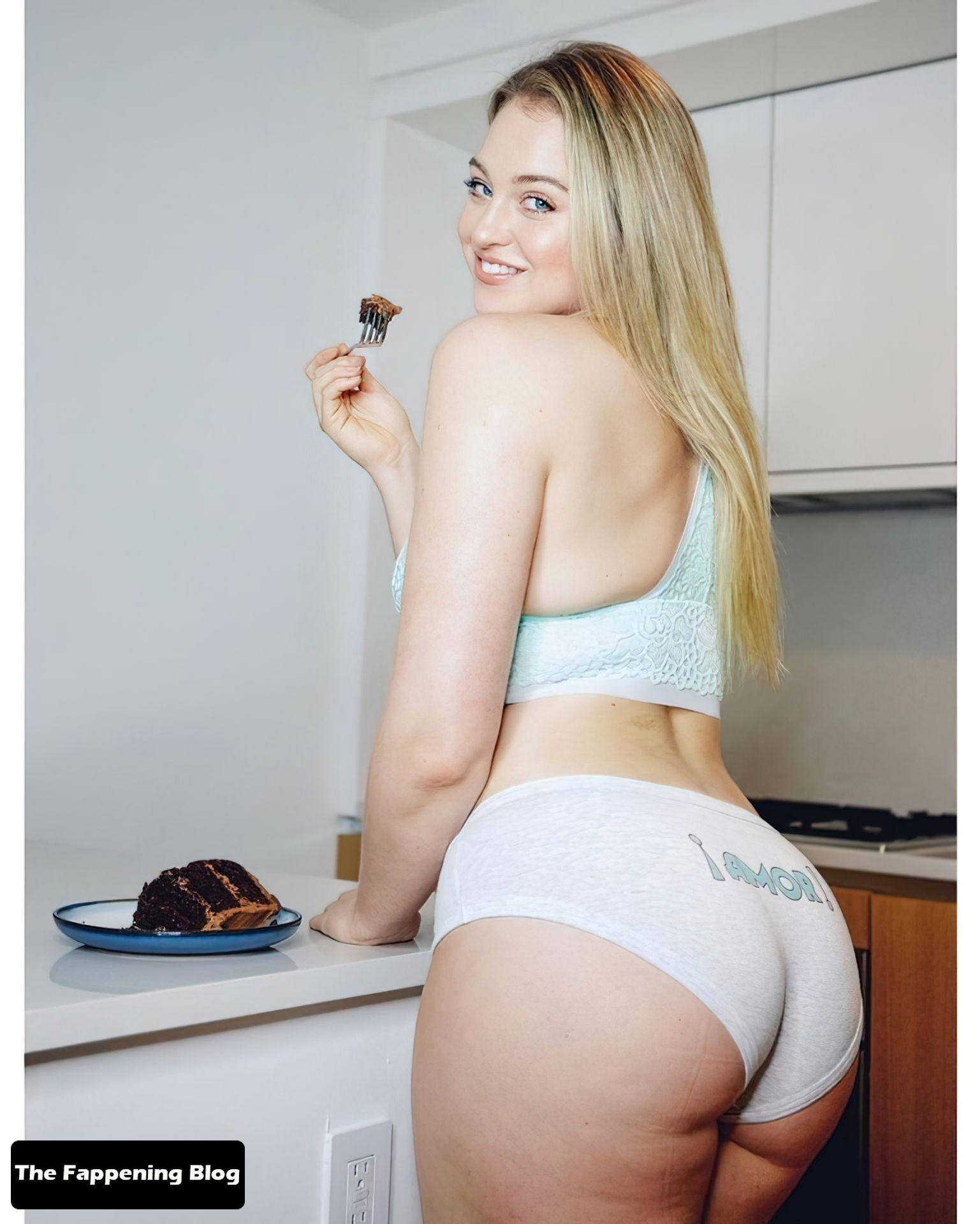 Iskra-Lawrence-Sexy-Collection-60-1-thefappeningblog.com_.jpg