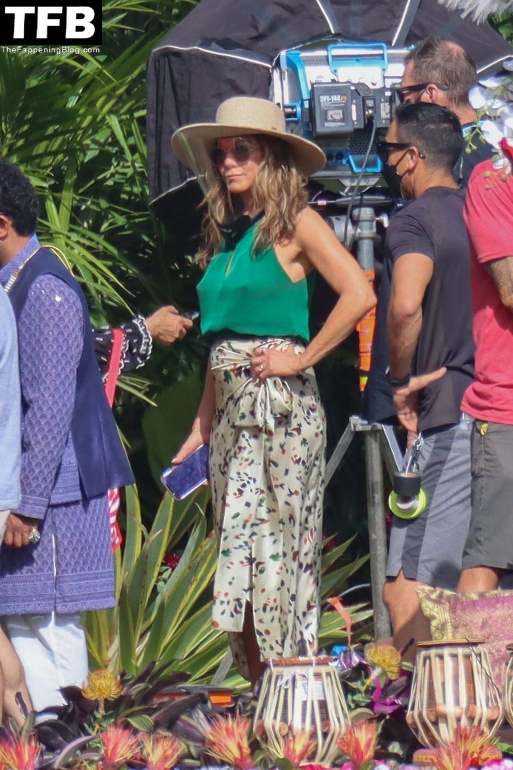 Jennifer Aniston &amp; Adam Sandler are Spotted on the Set of Netflix’s ‘Murder Mystery 2’ For the First Time (86 Photos)