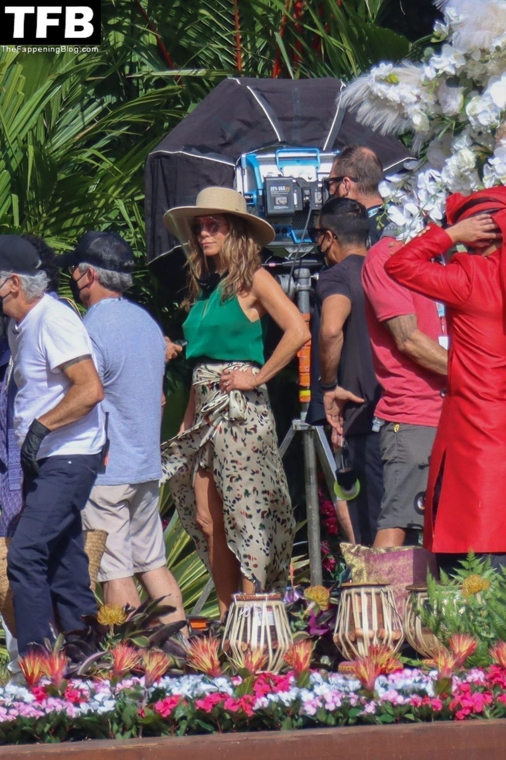 Jennifer Aniston &amp; Adam Sandler are Spotted on the Set of Netflix’s ‘Murder Mystery 2’ For the First Time (86 Photos)