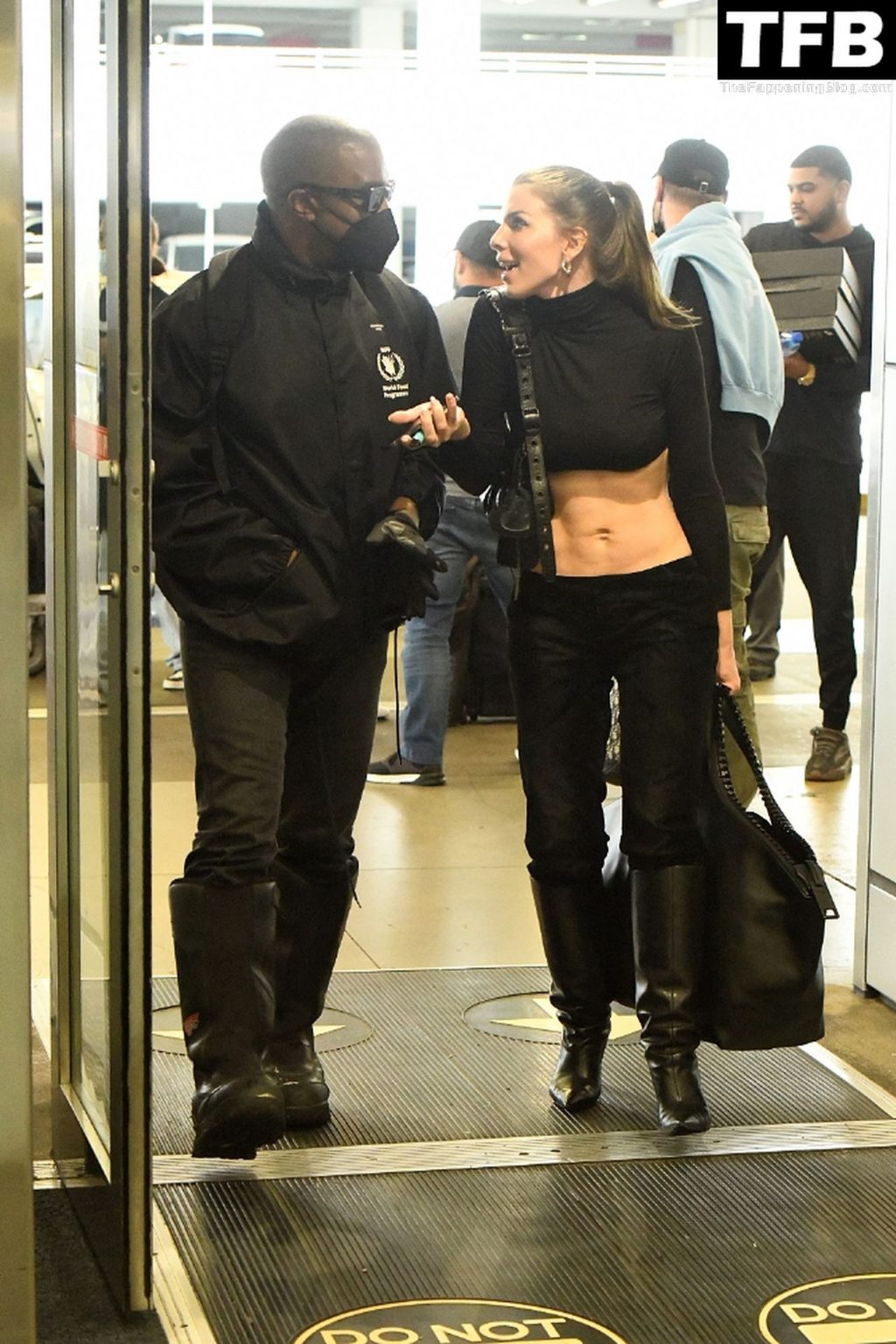 Kanye West is All Smiles as He Reunites with His Girlfriend Julia Fox at Miami International Airport (78 Photos)