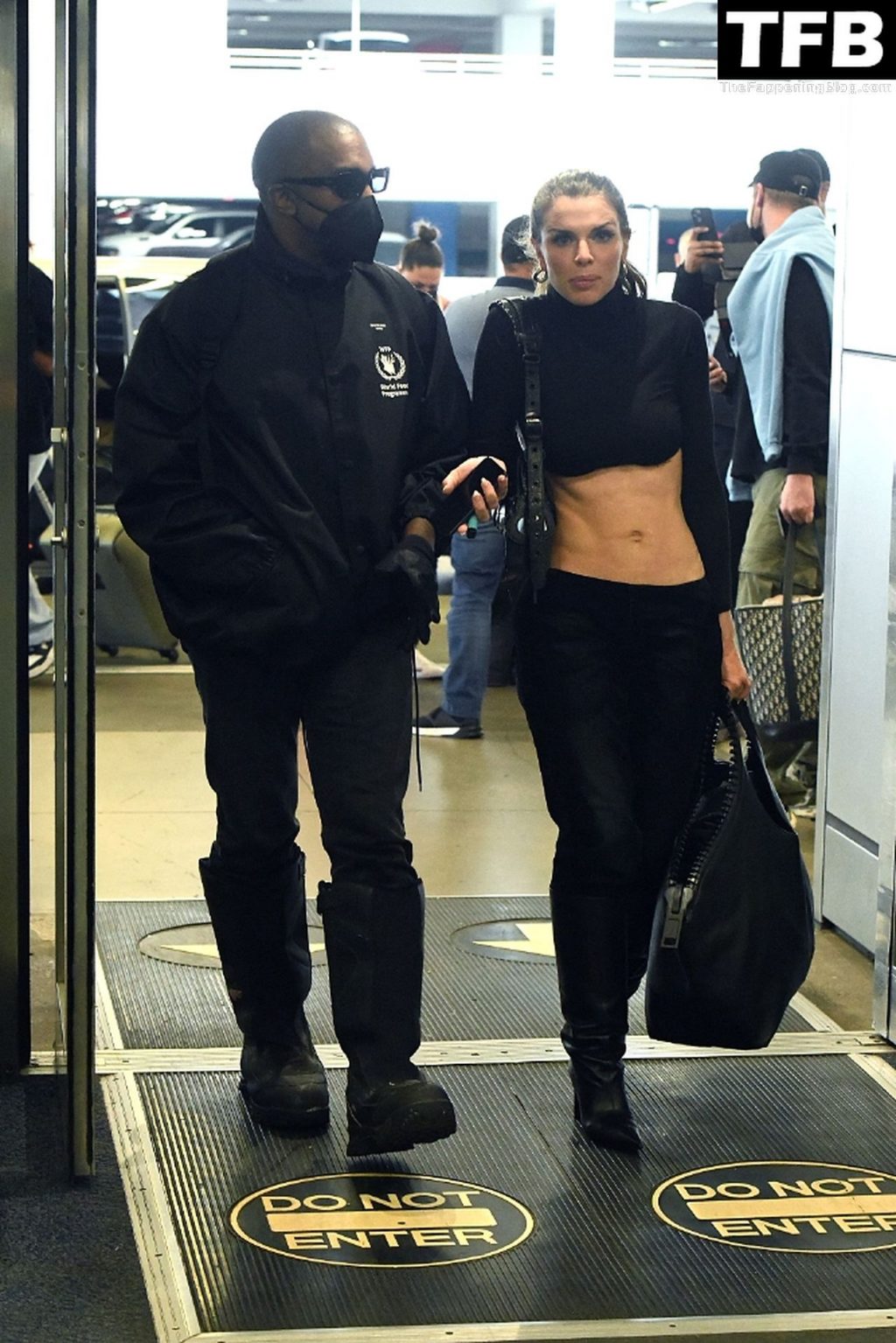 Kanye West is All Smiles as He Reunites with His Girlfriend Julia Fox at Miami International Airport (78 Photos)