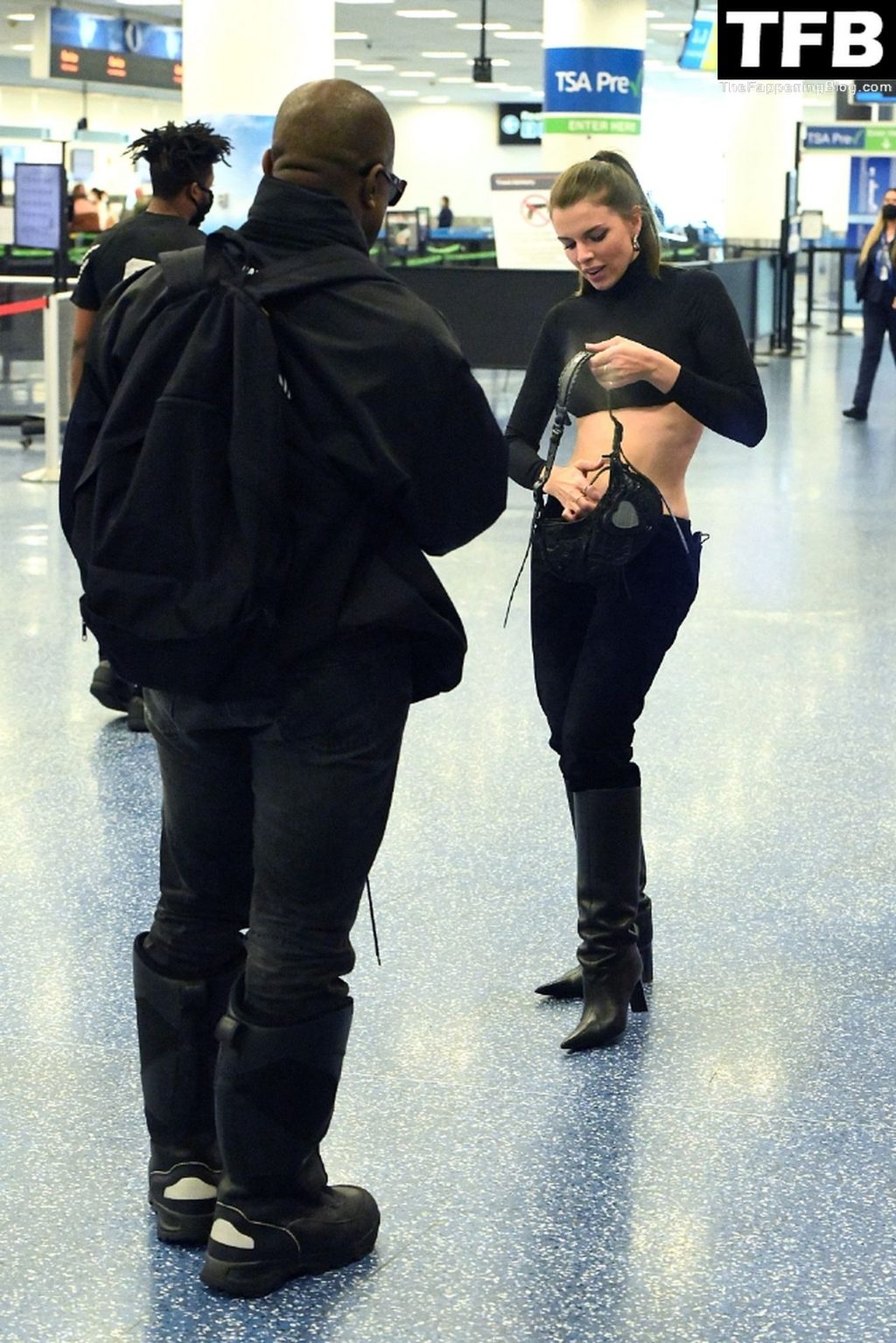 Kanye West is All Smiles as He Reunites with His Girlfriend Julia Fox at Miami International Airport (78 Photos)