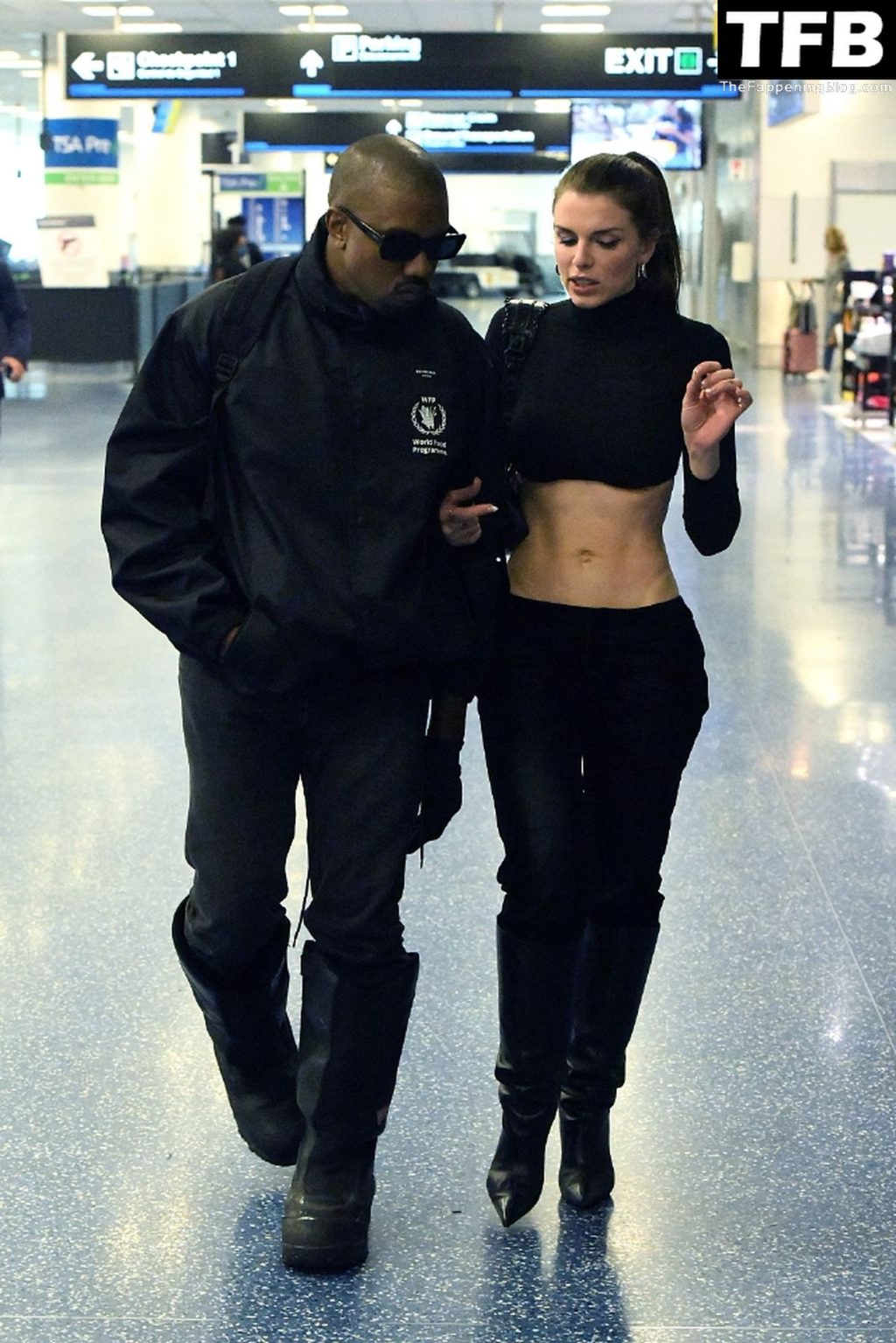 Kanye West is All Smiles as He Reunites with His Girlfriend Julia Fox at Miami International Airport (78 Photos)