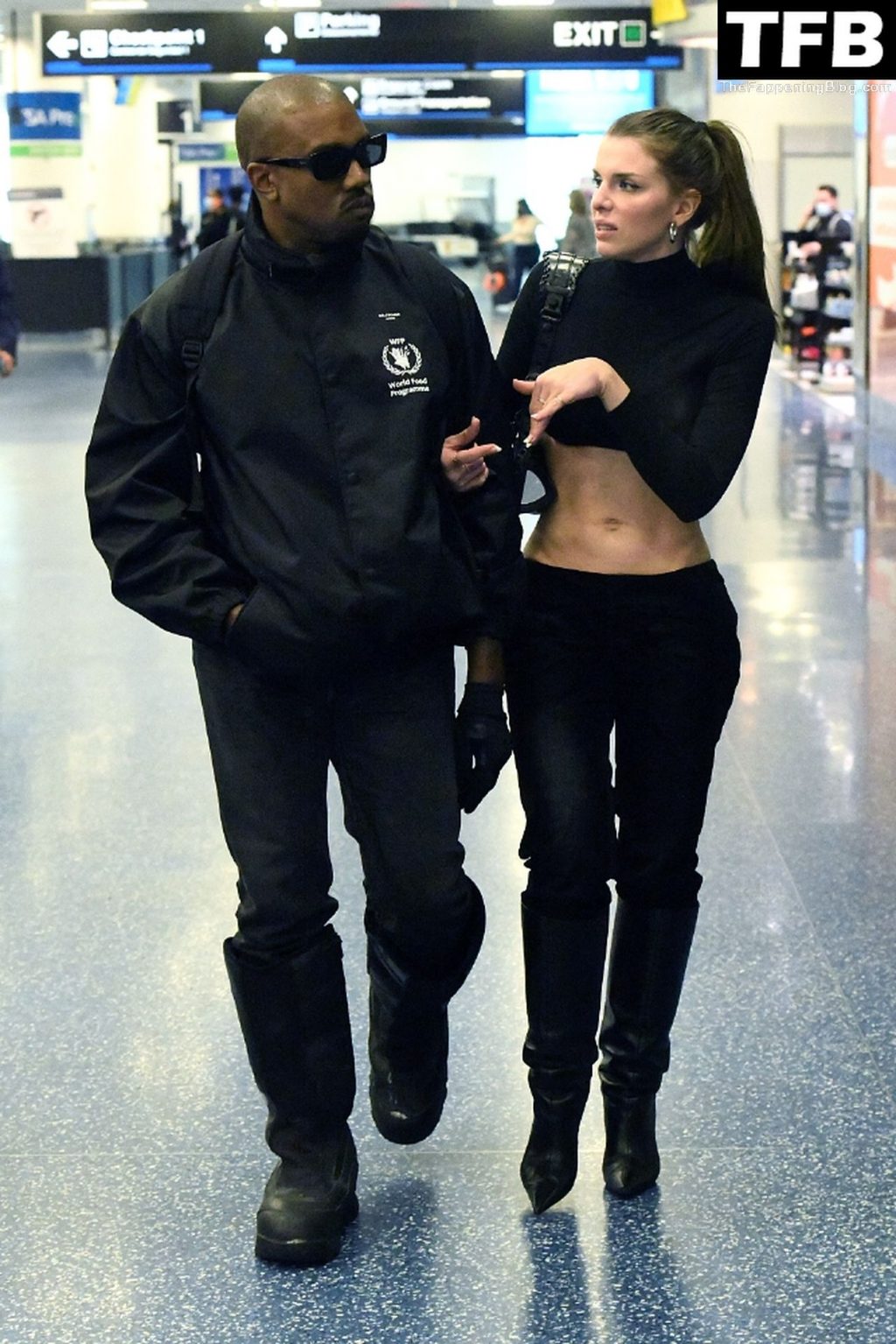 Kanye West is All Smiles as He Reunites with His Girlfriend Julia Fox at Miami International Airport (78 Photos)