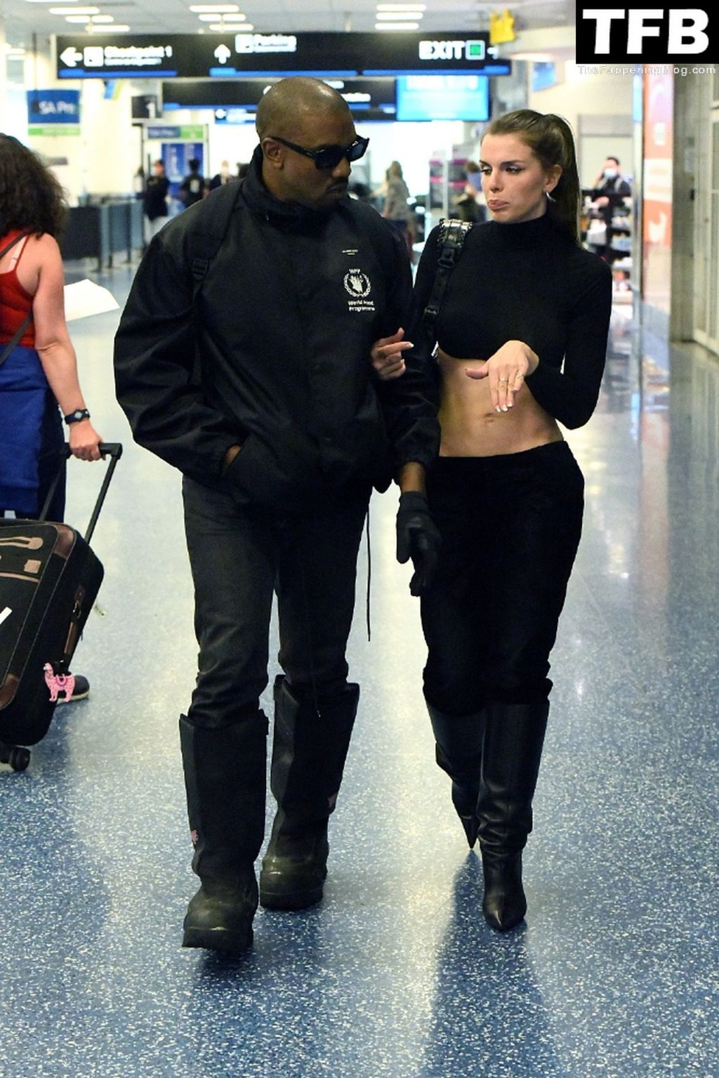 Kanye West is All Smiles as He Reunites with His Girlfriend Julia Fox at Miami International Airport (78 Photos)