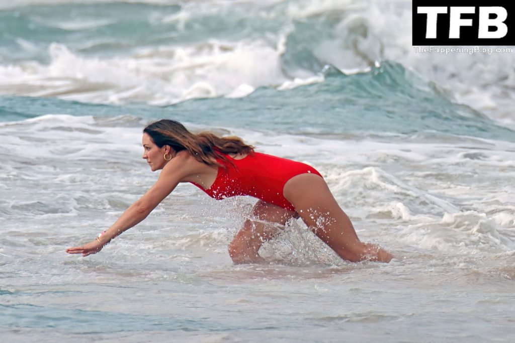 Katharine McPhee Foster Looks Stunning as She Takes a Dip in the Ocean (19 Photos)