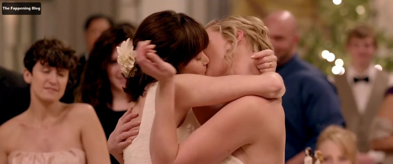 Katherine Heigl, Alexis Bledel & Grace Gummer - Jenny's Wedding.