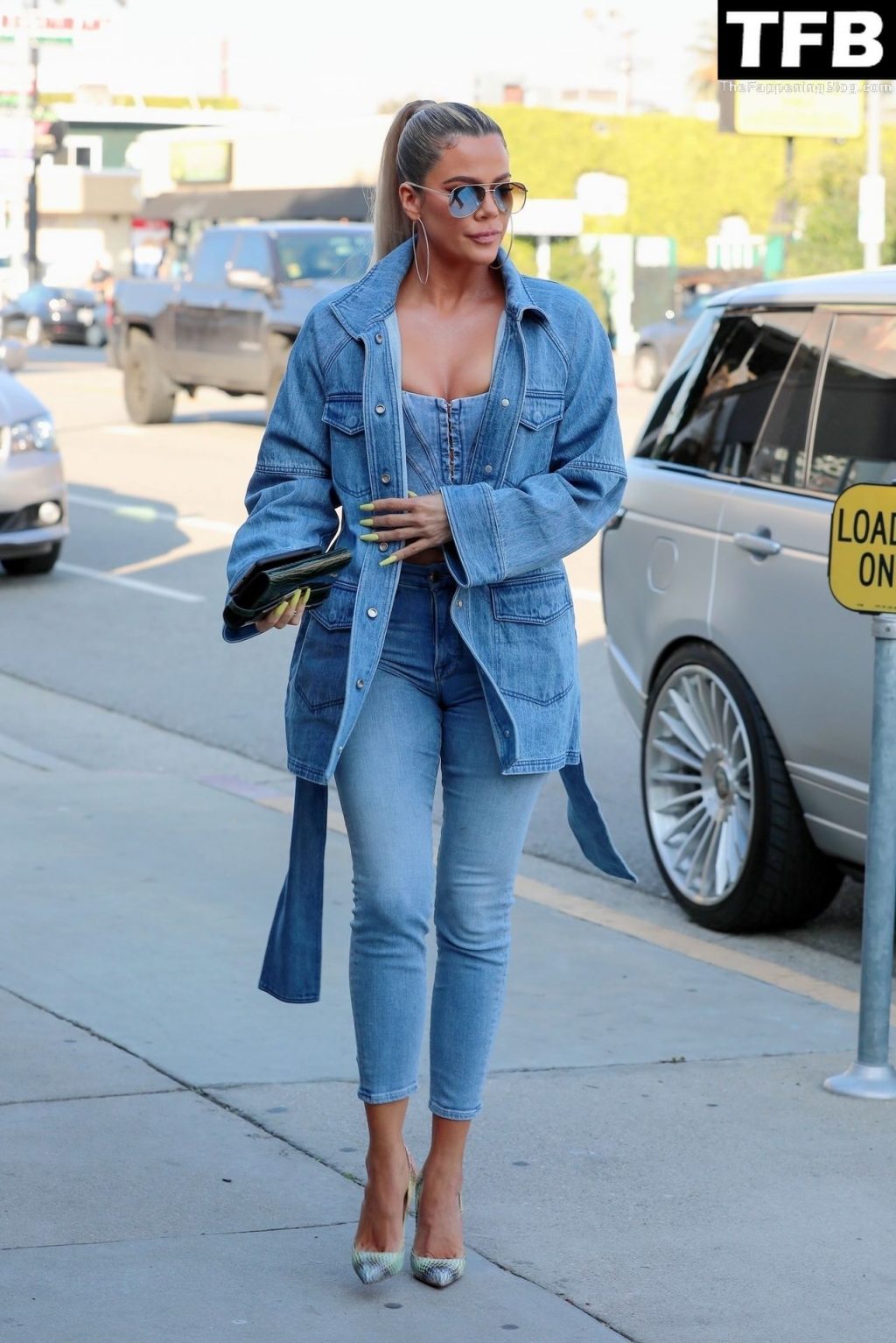 Khloe Kardashian Doubles Up Her Denim For a Shopping Trip at Sap and Honey in Sherman Oaks (20 Photos)