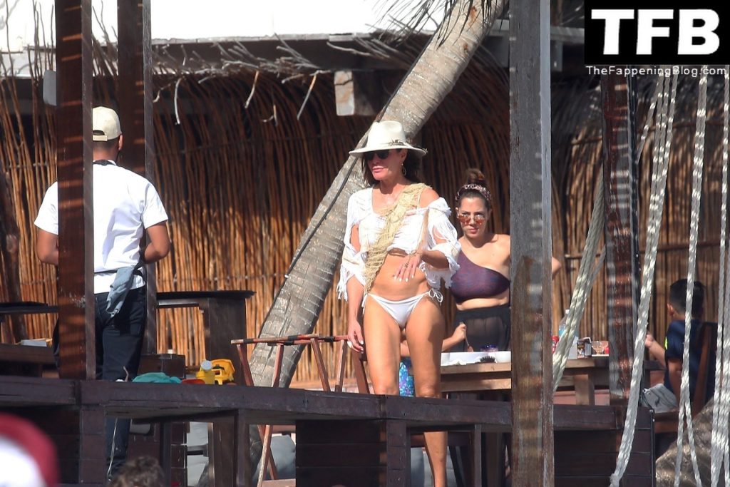 Luann de Lesseps Rings in the New Year on the Beach in Tulum (41 Photos)