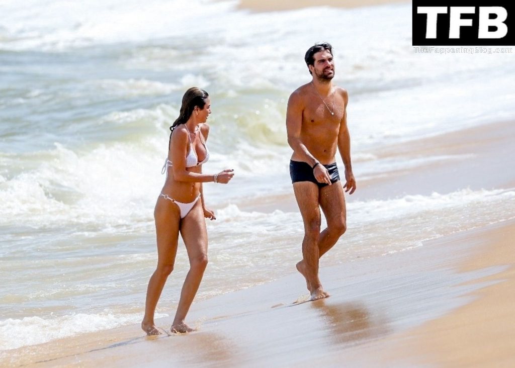 Luciana Gimenez Starts the New Year Soaking Up the Sun with Her Boyfriend in Brazil (53 Photos)