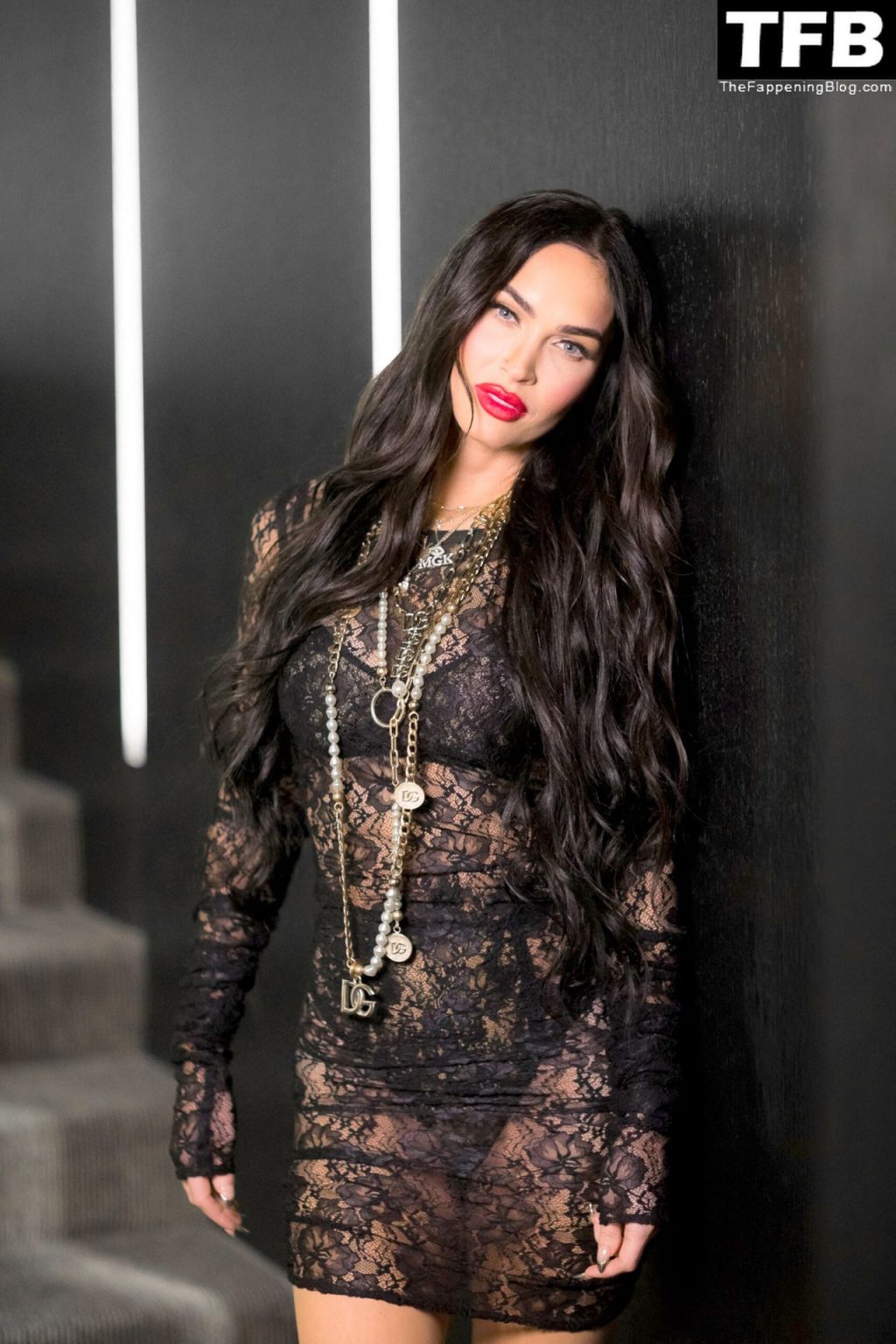 Megan Fox Looks Hot at the Dolce &amp; Gabbana Event in Milan (21 Photos)