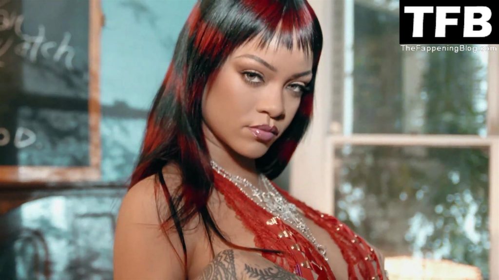 Rihanna Sexy – Love On the Edge (37 Photos)