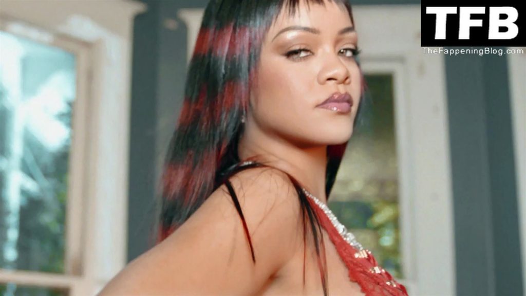 Rihanna Sexy – Love On the Edge (37 Photos)