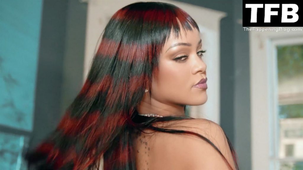 Rihanna Sexy – Love On the Edge (37 Photos)