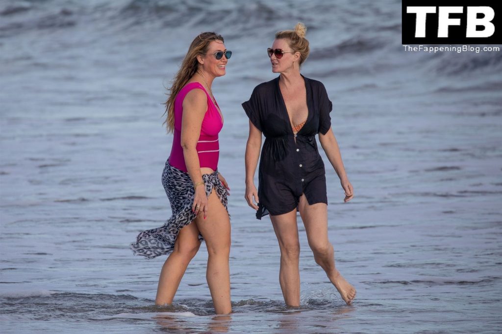 Sandra Lee Cuts a Stylish Figure as She Enjoys a Girls Trip to Cabo (43 Photos)