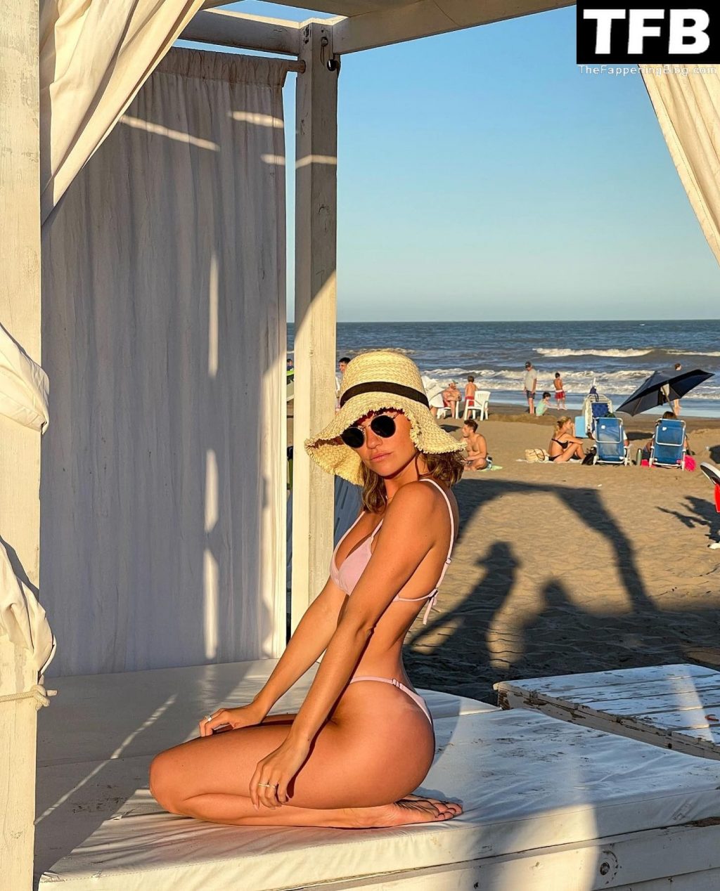 Sofia Jimenez Nude &amp; Sexy (24 Photos)