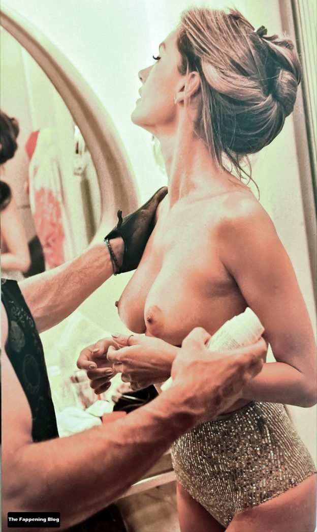 Alessandra Ambrosio’s Nude Book 17 Photos Thefappening