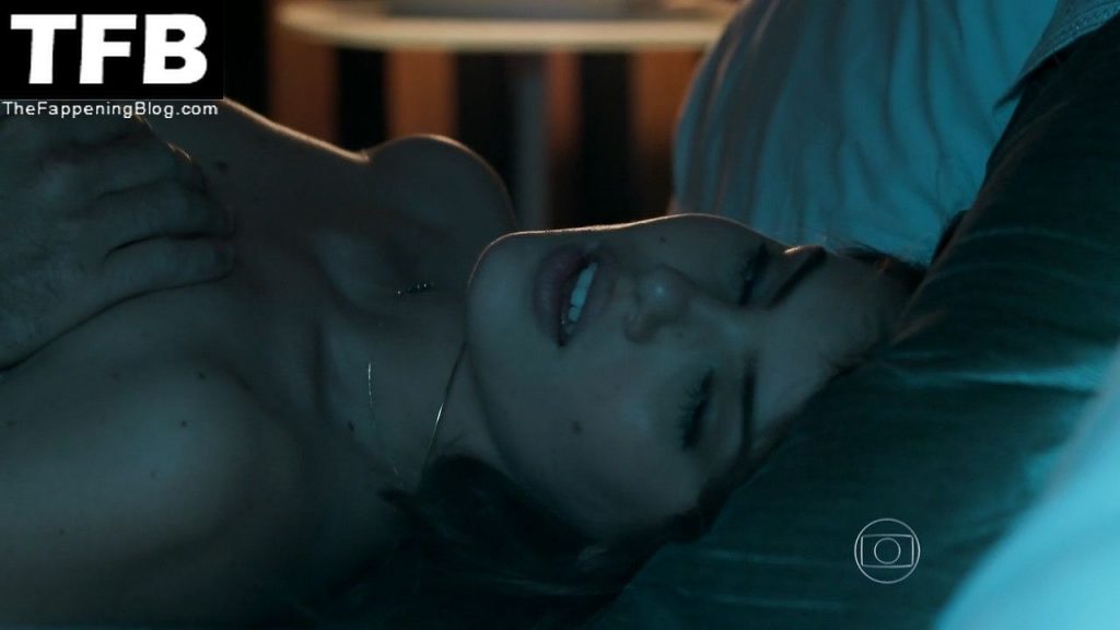 Camila Queiroz Nude &amp; Sexy Collection (24 Photos)