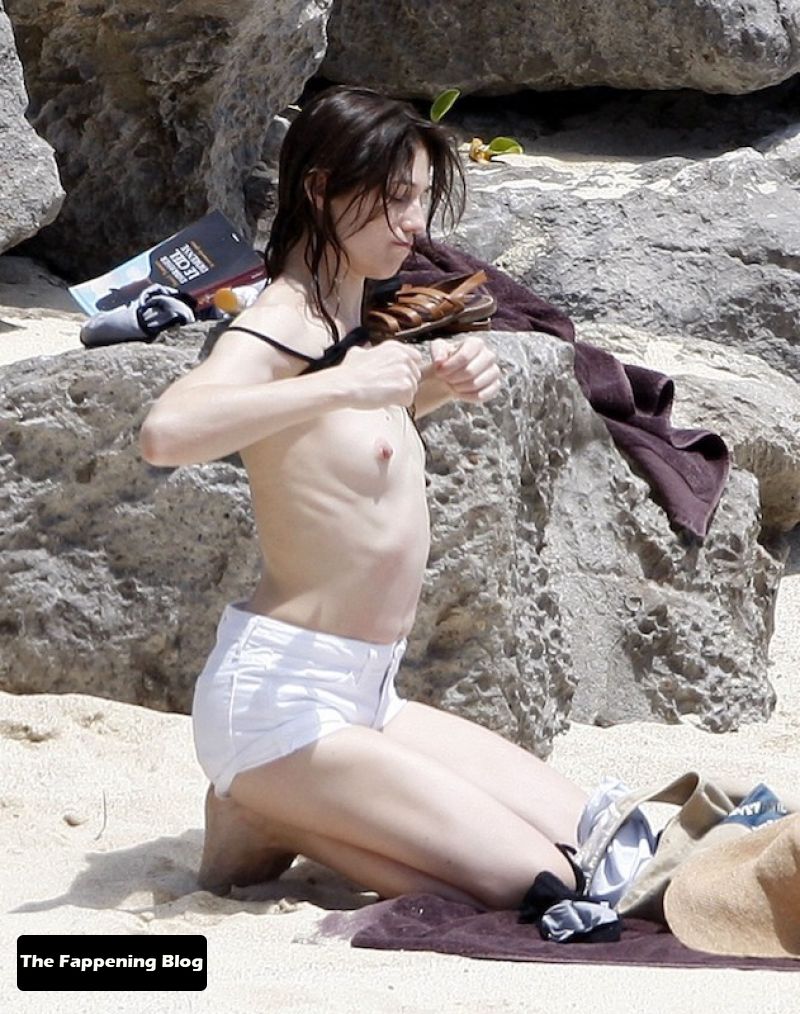 Charlotte Gainsbourg Nude &amp; Sexy Collection (40 Photos)