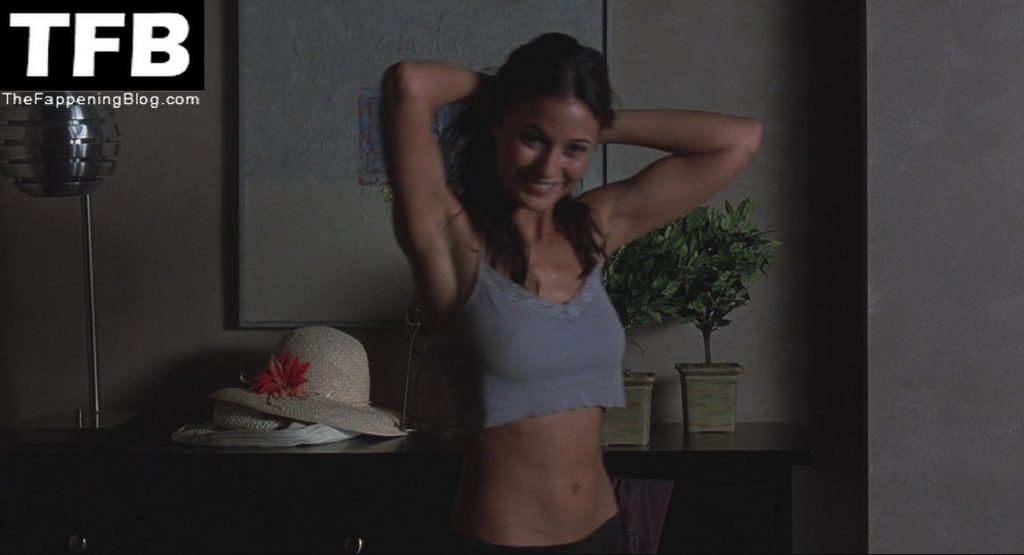 Emmanuelle Chriqui Nude &amp; Sexy Collection – Part 1 (150 Photos)