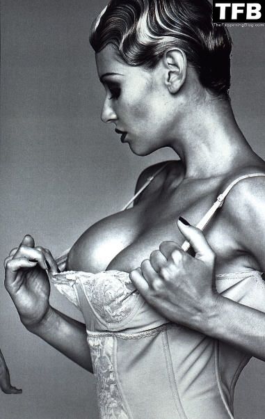 Esther Arroyo Nude Collection (14 Photos)