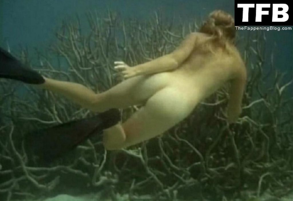 Helen Mirren Nude &amp; Sexy Collection (15 Photos)