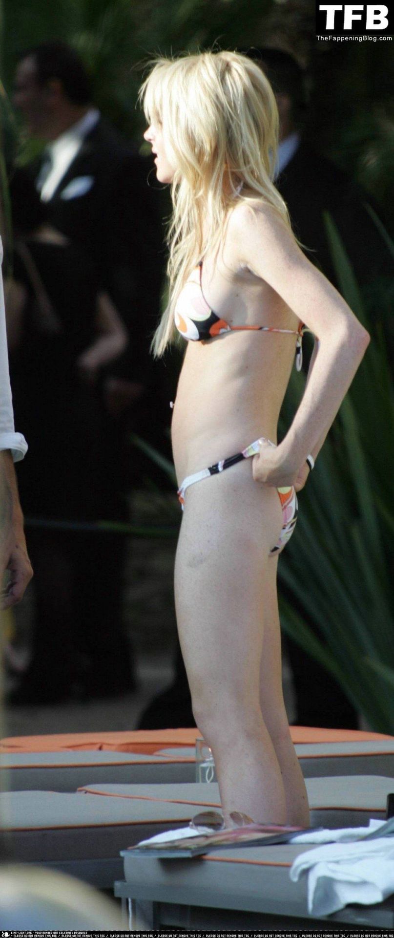Lindsay Lohan Nude &amp; Sexy Collection – Part 2 (150 Photos)