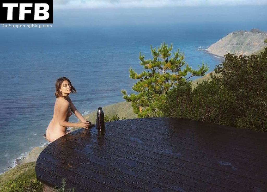 Nathalie Kelley Nude &amp; Sexy Collection (37 Photos)