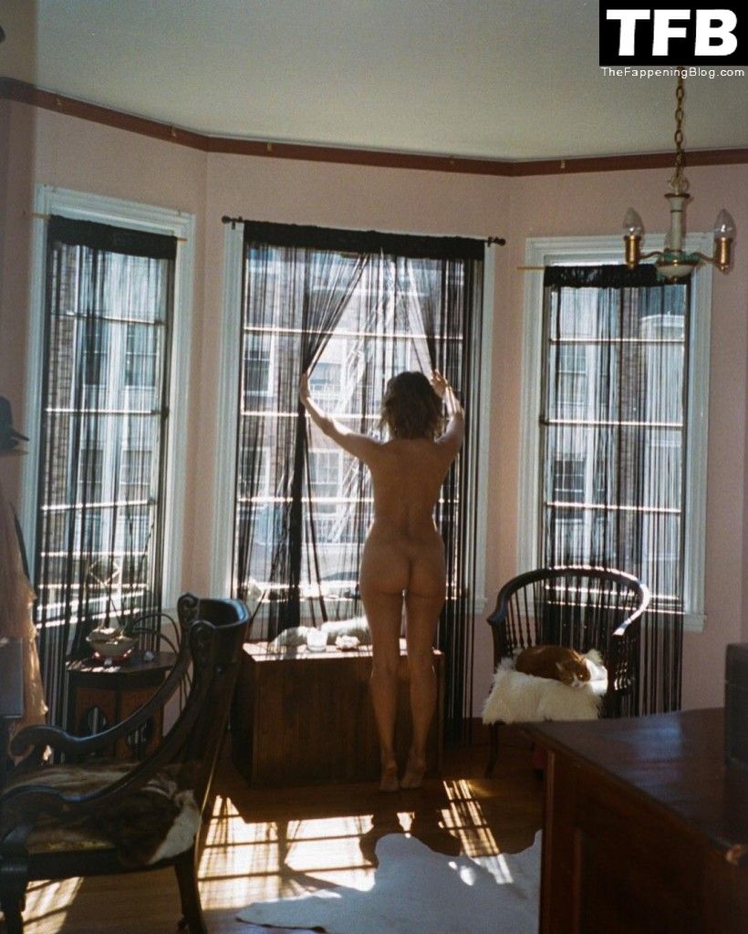 Nathalie Kelley Nude &amp; Sexy Collection (37 Photos)