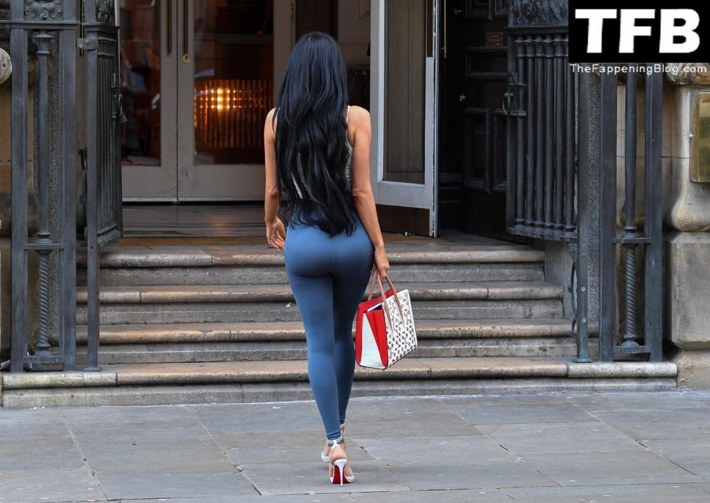 Chloe Khan Flaunts Her Huge Boobs in Liverpool (15 Photos)