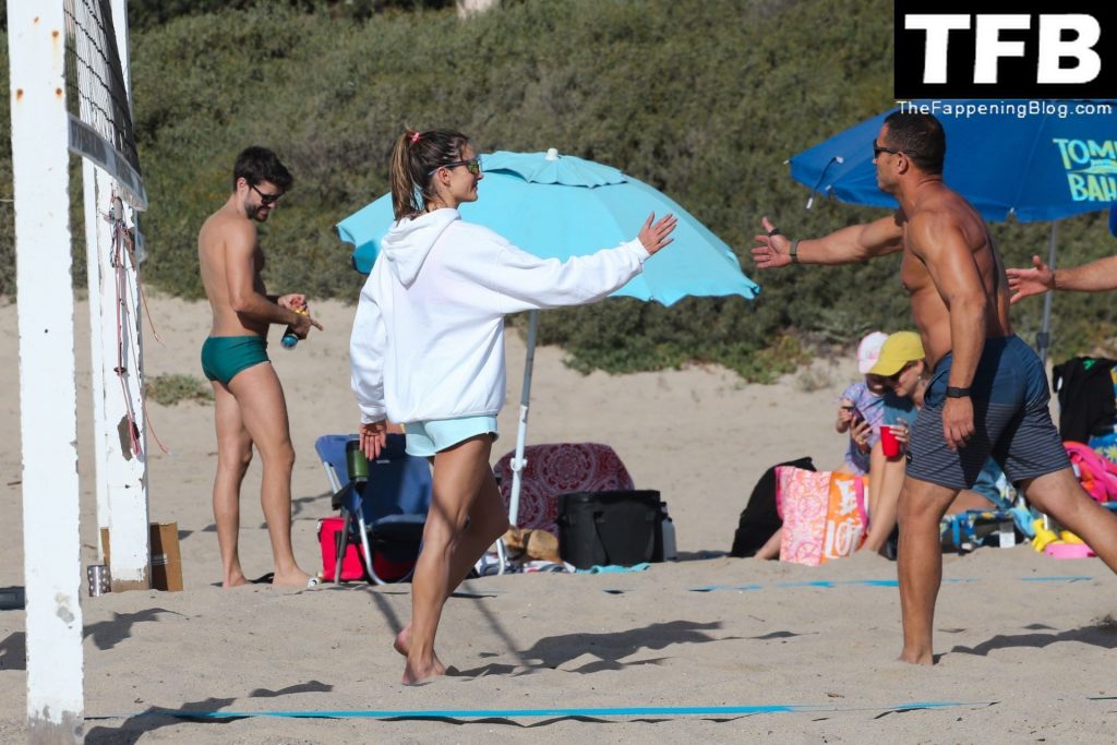 Alessandra Ambrosio &amp; Richard Lee Pack on the PDA During Saturday Fun at the Beach (108 Photos)