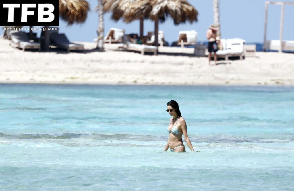 Alessandra Ambrosio Looks Hot in a Tiny Bikini (52 Photos)