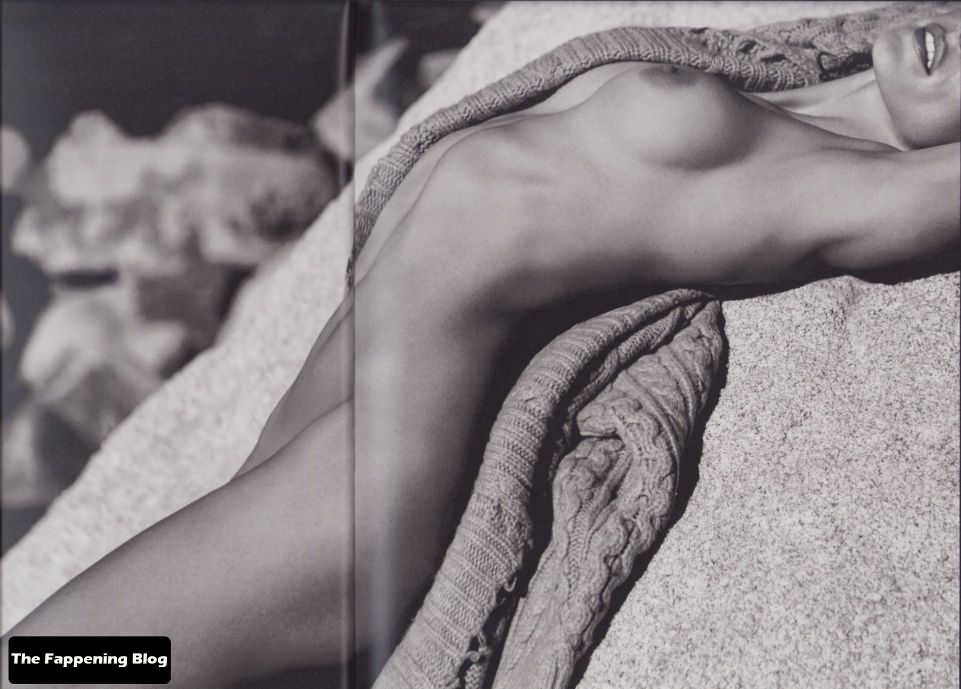 Alessandra-Ambrosio-Sexy-Topless-Pics-158-thefappeningblog.com_.jpg