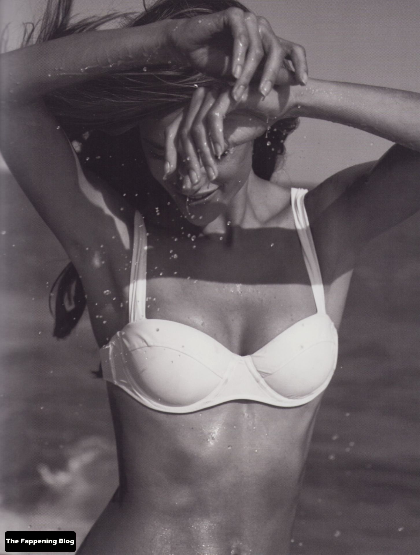 Alessandra-Ambrosio-Sexy-Topless-Pics-51-thefappeningblog.com_.jpg