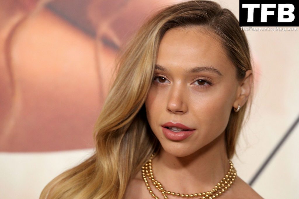 Alexis Ren Flaunts Her Sexy Figure at the Special Screening of ‘Marry Me’ at DGA Theater in LA (27 Photos)