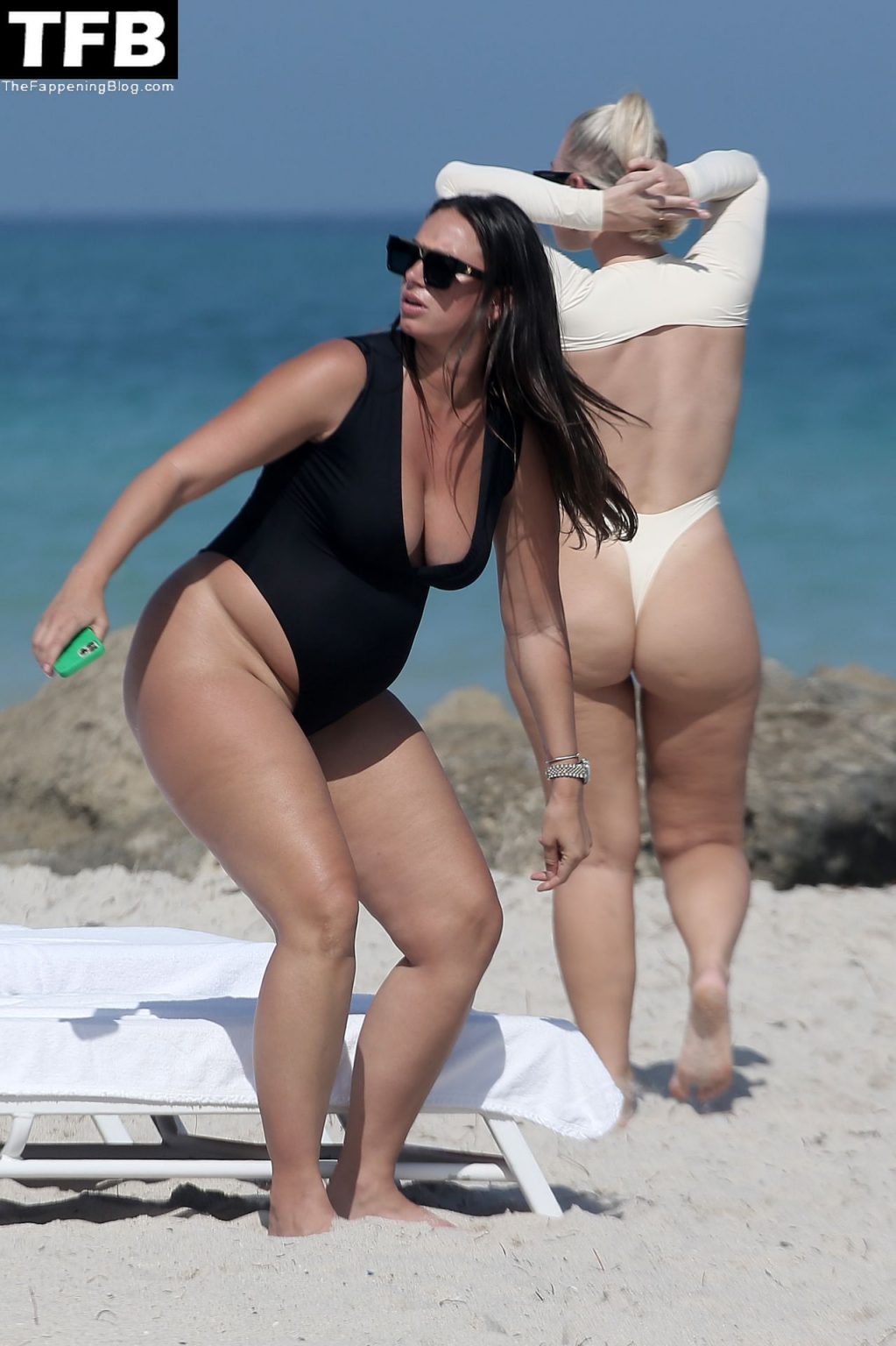 Bianca Elouise And Yes Julz Show Their Curves On The Beach In Miami 62 Photos Thefappening 0689