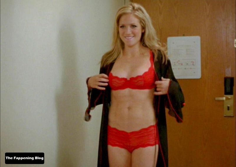 Brittany Snow Topless &amp; Sexy Collection (32 Photos + Videos)