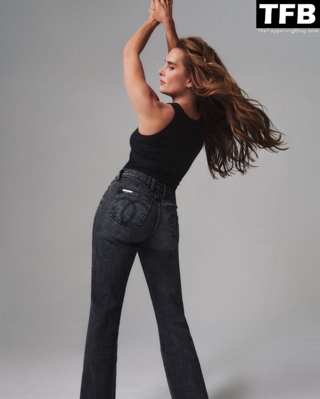 Brooke Shields Goes Topless For Jordache Jeans (6 Photos)