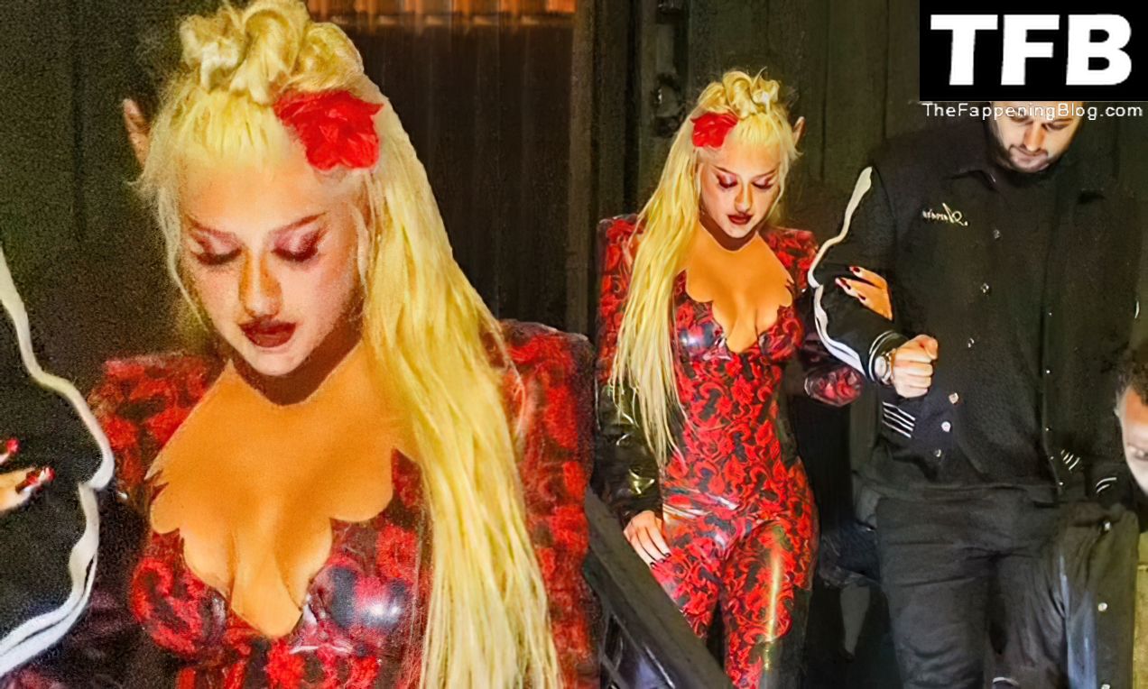 Christina-Aguilera-Big-Boobs-in-Sexy-Cleavage-1-1.jpg