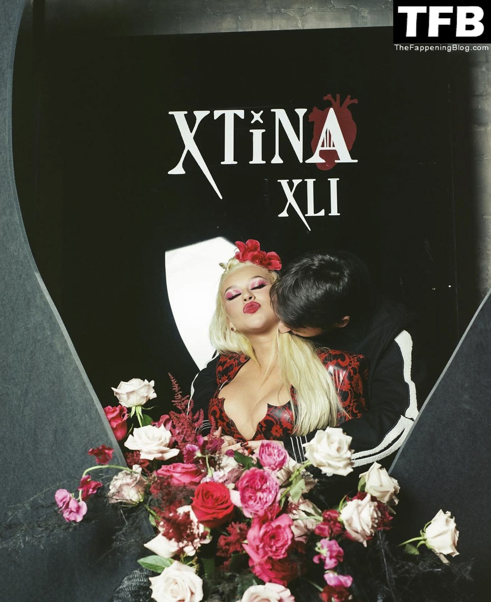 Christina-Aguilera-Sexy-Tits-The-Fappening-Blog-1.jpg