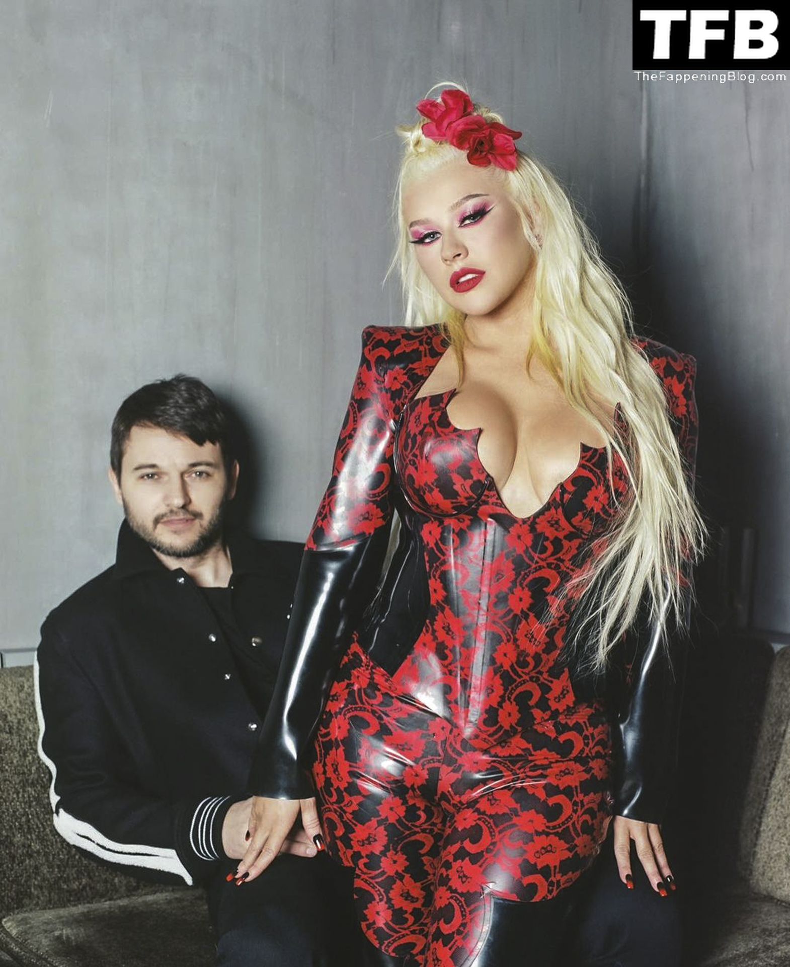 Christina-Aguilera-Sexy-Tits-The-Fappening-Blog-2.jpg